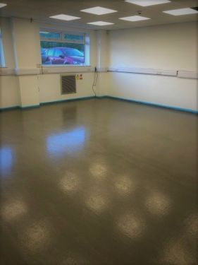Click Here To Enlarge This Photo Of Levelling Screed Over Underfloor Heating